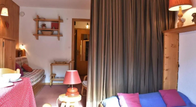 Appartement Méribel, 1 pièce, 4 personnes - FR-1-180-23, Prenota Appartamento Hotel a Alvernia con parcheggio, Parcheggio