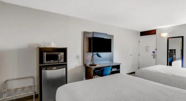 Номер Deluxe Motel 6 Brooks AB