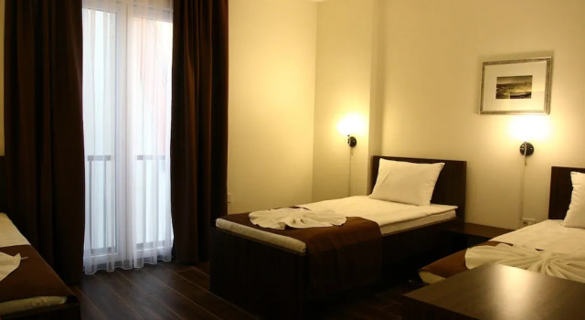 Habitación triple Confort Hotel DOA