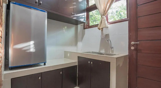 Полулюкс RedDoorz Plus near Cambridge City Square 2