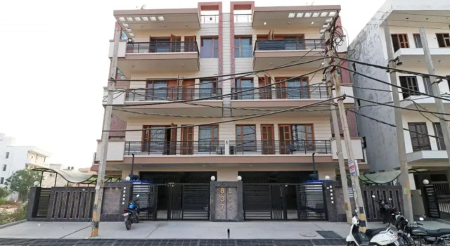 Alarians Residency, Varaa Hotelli Gurgaon 