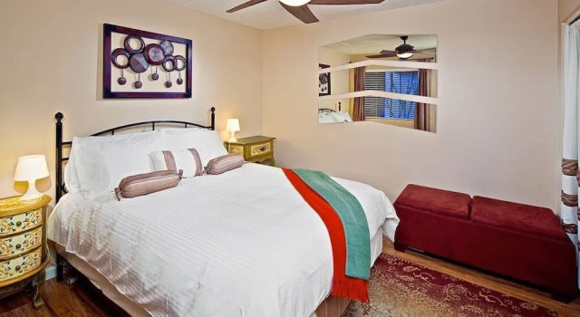 Tempe Escape · Prime Location, Sparkling Pool, Bbq, Tennis Court, Забронировать Апартаменты/квартира Отели Пруда в Темпе с парковкой, рядом с Vista Del Camino Park, Парковка