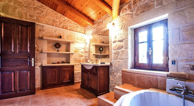 Вилла Luxury The Vivian - Luxury Stone Villa