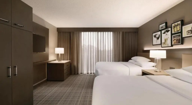 Четырёхместный люкс с 2 комнатами Embassy Suites by Hilton Richmond
