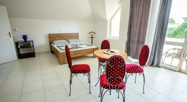 Teraszos vendégház, Book Hotel Hoteller i Western Transdanubia med parkering, Parkering