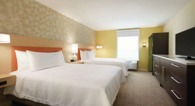 Четырёхместный люкс c 1 комнатой Home2 Suites By Hilton Iowa City Coralville
