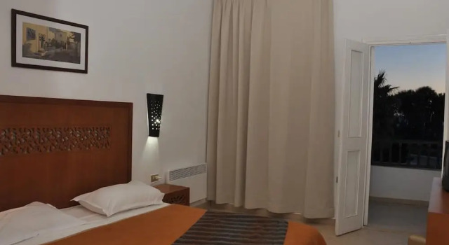 Одноместный номер Standard с балконом и с видом на сад Hotel El Fell