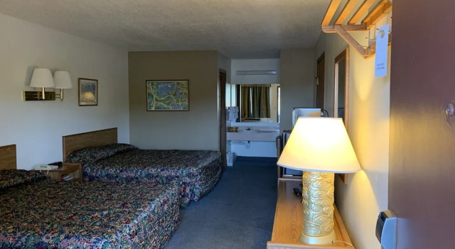 Четырёхместный номер Standard Pine River Inn