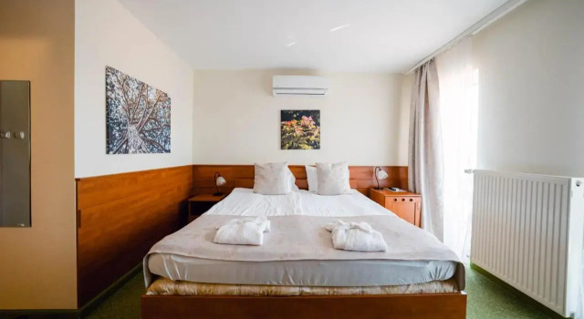 Edenrock Stairs, Book Hotel Leanyfalu Danube Bend