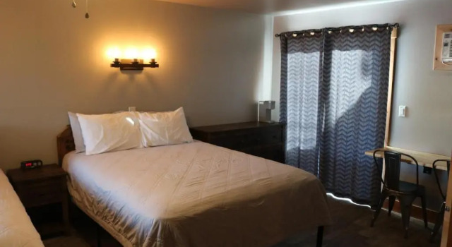Четырёхместный номер Standard Columbine Inn
