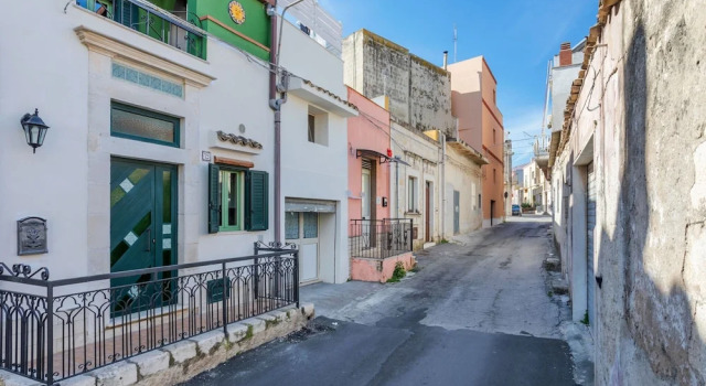 Comfortable Holiday Home in Sicily with TV