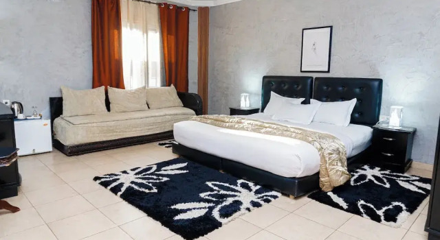 Hotel de Fez, 预订 酒店 黑角 Loandjili