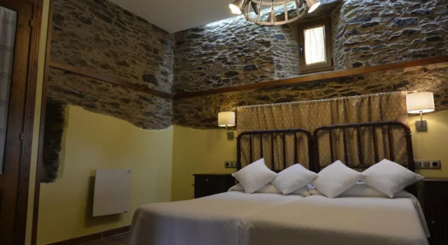 Molino A Maquía de Medín, Rezerwuj Hotel O Pino 