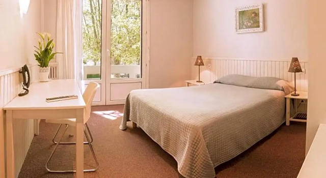 Номер Standard Logis Hôtel Cartier