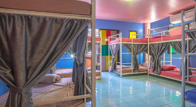 i Hostel Phuket, Забронировать Хостел Ратсада остров Пхукет