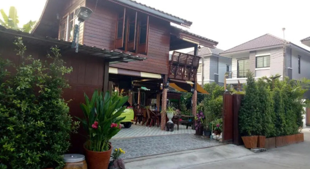 Двухместный номер Standard с видом на парк Ruenthip Homestay