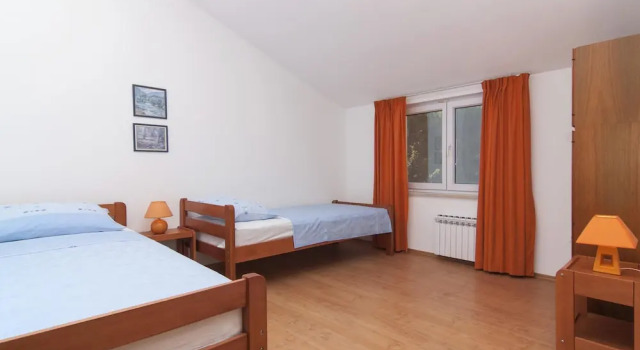 Apartments Levan Ceja