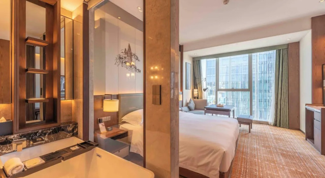 Двухместный клубный номер Standard с видом на город Sheraton Kunming