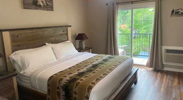 Двухместный номер Deluxe с балконом The Carter Lodge On The River