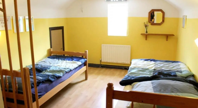 Charming House in Laghy with Garden, Prenota Hotel Laghy 