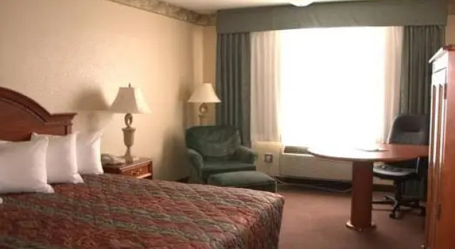 Люкс Grand Clarion Inn Idaho Falls Riverfront