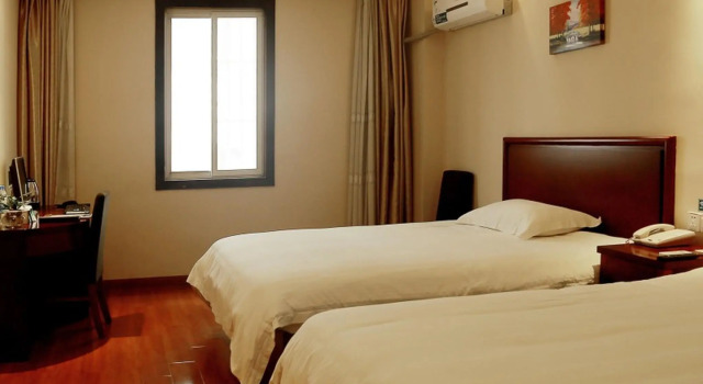 Двухместный номер Business GreenTree Inn Suzhou FenGMEn Suzhou University Express Hotel