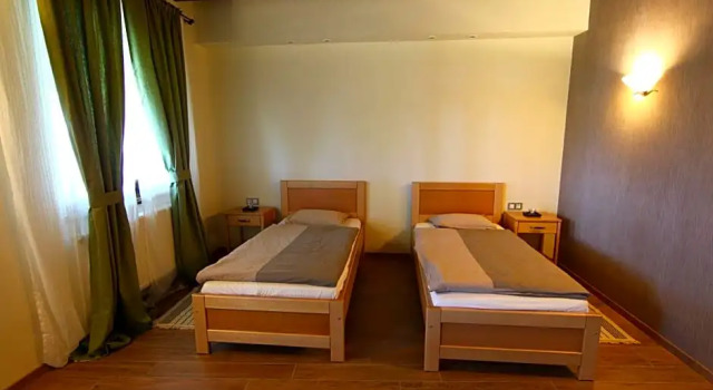 Bibic Nature Lodge, Prenota Hotel Balmazújváros 