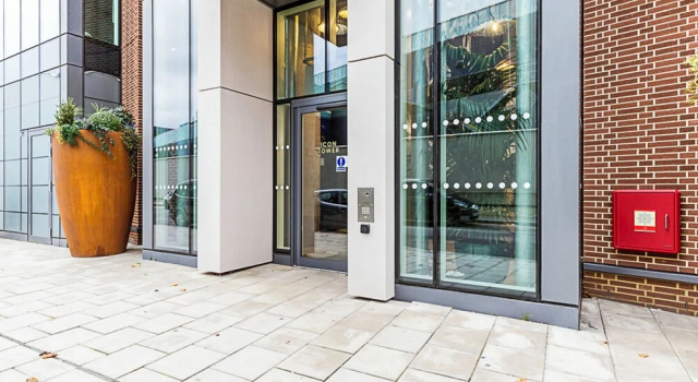 Апартаменты Modern Sky-High Flat In North Acton