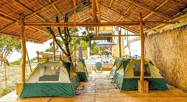 Тент Lexias Hostel