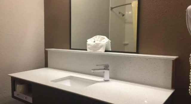 Двухместный люкс с 2 комнатами SureStay Hotel by Best Western Brownsville