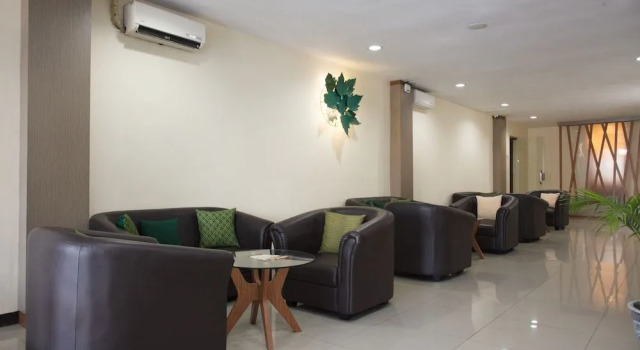 RedDoorz near Kawasan Industri SIER 2, Book Hotel 3-stjernede hoteller i Rungkut, 3*