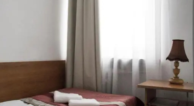 Номер Standard Hotel Logos