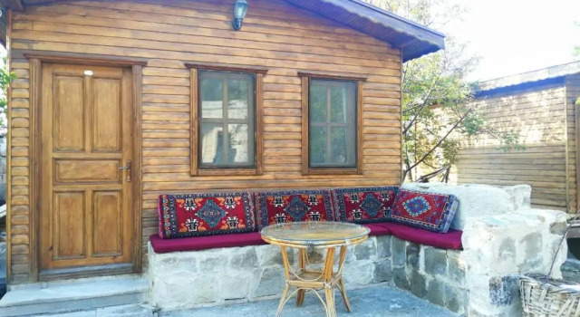 Бунгало Seven Rock Cave Hotel
