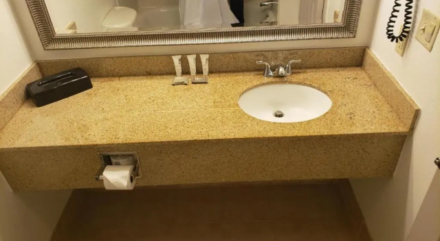 Четырёхместный номер Standard Four Points by Sheraton Bedford Manchester Airport