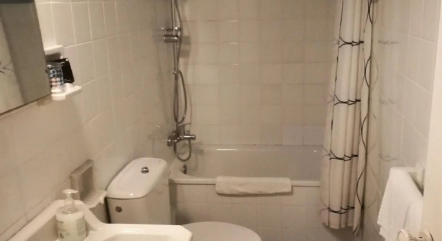 Четырёхместный номер Standard Hostal Montsoliu