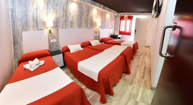 Hotel Zen Airport, Забронировать Отель Отели Торремолинос с парковкой, рядом с Культурный центр им. Пабло Руиса Пикассо, Парковка