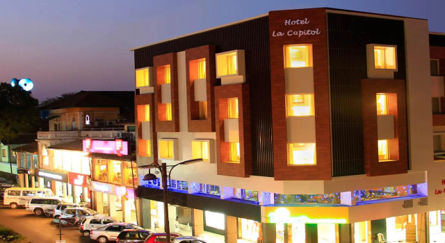 Hotel La Capitol, Varaa Hotelli Hotellit Panaji pysäköinnillä, Pysäköinti