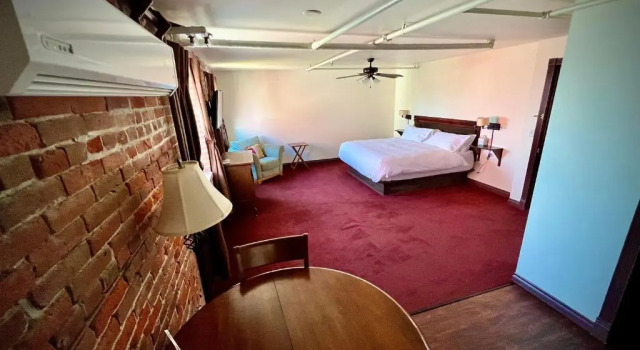 Полулюкс с частичным видом на океан The Monarch Hotel
