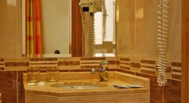 Трёхместный номер Standard с красивым видом из окна Hostal Victoria I