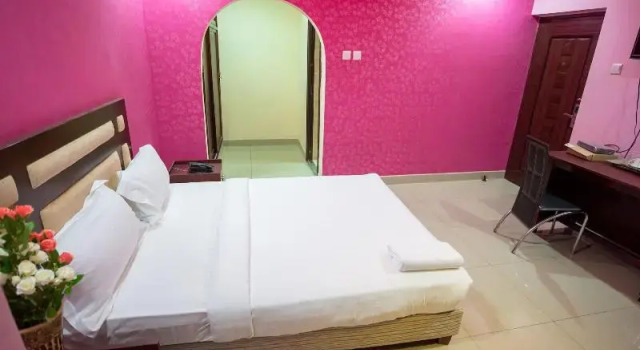 Полулюкс Standard Euro Hotel and Apartments