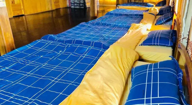 Кровать в общем номере Peace Home