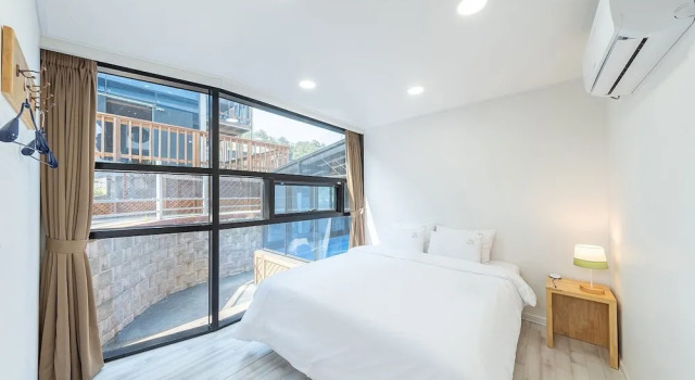 Present Poolvilla