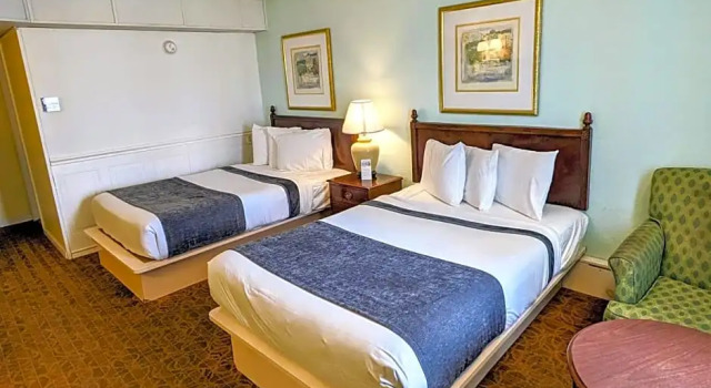 Четырёхместный номер Standard Quebec Motel