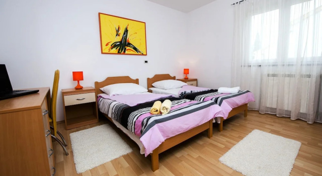 Апартаменты Premier с 2 комнатами с балконом и с видом на сад Apartments Davorka