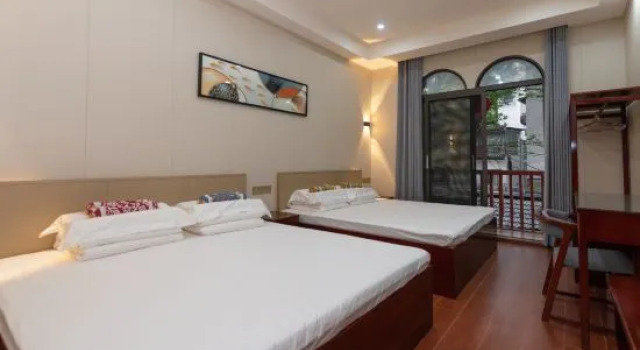 Люкс Мансарда Chongqing Kaibu Courtyard Centennial Style of Western-style Houses High-end Residence Nanbin Road Changjiang Cableway Store