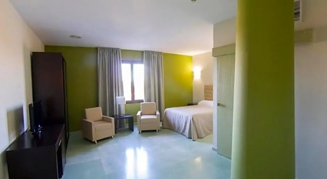 Полулюкс Hotel Mirador de Montoro