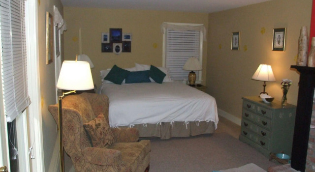 Laylas Riverside Lodge, Varaa Hotelli Hotellit New England uima-altaalla, Uima-allas