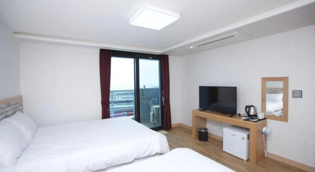 Двухместный номер Deluxe Jeju Moseulpo Hotel