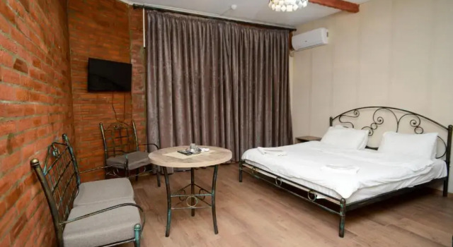 Camera Standard Ragnar Hotel