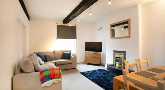 Modern Spacious 4 Bed House with WiFi, Забронировать Отель Отели Дерби 3 звезды, рядом с Театр Дерби, 3*